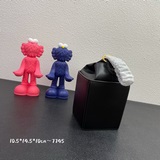 Celine ｜strap box 秀款有點吸晴哦以小方盒的設計呈現手提搭