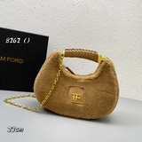 配盒子tom ford新款毛毛單肩包金色logo字母、金色五金配件、一個平頂手
