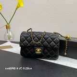 chanel小香2023新款 口蓋包 這款上身背了之後真的怎麼看怎麼喜歡  進