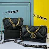 Ohanel秋冬19Bag 結合一切經典的枕頭包這款包是Karl Lagerf
