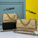 Ohanel秋冬19Bag 結合一切經典的枕頭包這款包是Karl Lagerf