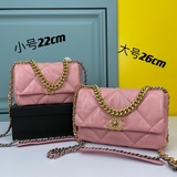 Ohanel秋冬19Bag 結合一切經典的枕頭包這款包是Karl Lagerf