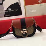 coach 新款馬鞍包 1月份新款，beat saddle 馬鞍包 經典百搭 款