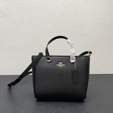 coach alice 小托特 經典簡約的小托特  手掌紋牛皮材質，耐磨耐髒 有