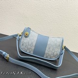 coac h  新款swinger 2325經典logo 印花塗層帆布拼牛皮斜挎