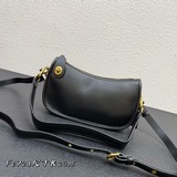 coac h  新款swinger 2325經典logo 印花塗層帆布拼牛皮斜挎
