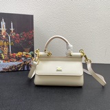 【Dolce & Gabbana 杜嘉班納】每一次展現總有發熱 發光的亮點 總讓