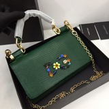 【Dolce & Gabbana 杜嘉班納】進口牛皮簡單時尚為主，同時打造時尚