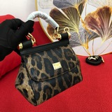 【Dolce & Gabbana 杜嘉班納】 mini每一次展現總有發熱 發光的