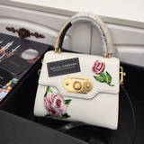 【Dolce & Gabbana 杜嘉班納】進口牛皮，每一次展現總有發熱 發光的