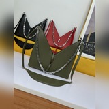 Givenchy 新款 紀梵希 法國品G家2023全新推出V形Cut Out 手