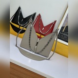 Givenchy 新款 紀梵希 法國品G家2023全新推出V形Cut Out 手