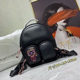 KARL2023精品全真皮雙肩背包，年輕又大衆化，容量也可以裝好多東西，背起來特