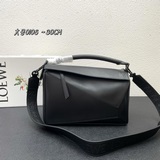 loewe0uzzle包包新色來襲!!全黑壓花真的太酷了！loewe2023秋