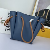 [色]Loewe 最新Flamenco  Knot 系列 抽繩荔枝紋購物袋 獨家