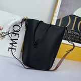 原單五金，皮料專櫃正品開發。羅家 gate bucket bag羅意威最新get