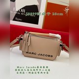 Marc Jacobs最新最潮秋冬新品剛剛上市，搭配出入各大場所不二之選，實用，