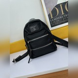 MARC JACOBC原版布面材質，配真皮，白鋼五金，型號6996. 尺寸34-