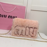 【miu miu】5BF068  Big logo 羊羔毛搭配馬德拉斯山羊皮，翻