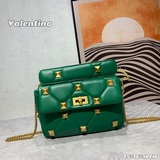 中號 爆款Valentino Garavani Roman Stud 小號納帕羊