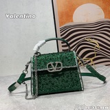 【配盒】Valentino Garavani VSLING 迷你手提包，通體覆滿