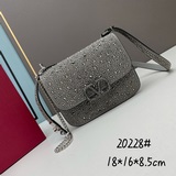 Valentino 限量款全鑽包包～  施華洛世奇水鑽 Bling bling