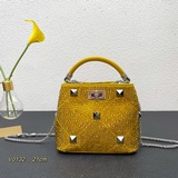 Valentino 限定款～ 超美施華洛世奇水晶鑽 ，星鑽特别版限量呈現兩面皮