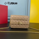 小號【羊皮】rockstud spike 小號鍊式手袋 采用金屬感柔軟納帕羔羊皮