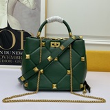 原版品質valent***  garavani roman stud b036納