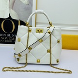 原版品質valent***  garavani roman stud b036納