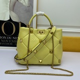 原版品質valent***  garavani roman stud b036納