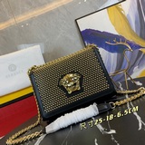 範思哲火爆上場，帶動了新潮流.新時代，精緻的原單訂制美杜莎logo以璀璨奪目焗漆