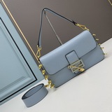 Fendi X VARSACE 互換創作系列 小法棍腋下包 金屬别針用作裝飾設計