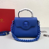 Versac今年真的開挂了很多設計超亮眼!新款包包LaMedusa系列海狸肯豆都