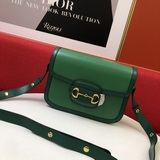 配色全皮1955 horsebit bag 複古馬銜扣手袋，谷馳複古回潮，設計師