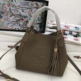 Gucci 經典款式從不落後的版型，一直走在時尚尖端，大氣，休閑，手提斜挎兩用