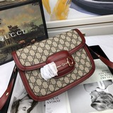 【配精品禮盒】Horsebit bag 全新複古風格馬鞍包，名字也非常特别，1