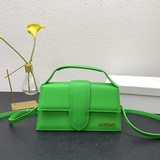配盒子 jacquemus*手提單肩包獨特的包身設計 加上手提時髦又可愛 高純