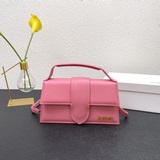 配盒子jacquemus*手提單肩包獨特的包身設計 加上手提時髦又可愛 高純度