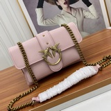 品高(PINKO) 春夏 新品斜挎鳥飛包平紋小牛皮  意大利名品，限量 由于形象