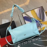 【原版皮高品質】出廠配盒子pinko新款腋下包，小羊皮材質  創新包型新款出貨！