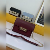 saint laurent，超大容量、進口頭層牛皮，半定型包，原版專櫃五金鎖手感