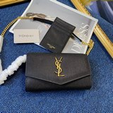 y@l超級無敵實用的一款小包  球紋頭層牛皮 肩帶拆掉可直接當手包用哦  ，又是