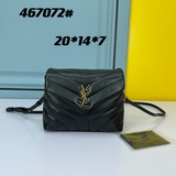 loulou mini版斜挎包，進口意大利原廠小牛皮，内有一個隔層不怕東西亂糟糟