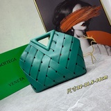 【配送内袋】 爆款 bottega veneta21最新編織镂空三角包， 保留了