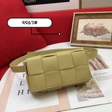 bv casstte爆款一浪接一浪cassette 今年太霸道了又出新款，這隻