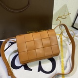 bottega veneta 爆款設計師dabiel lee的新款設計 編織時髦