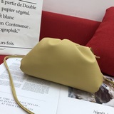 當下最火的雲朵包逆襲之路開始原ce1ine 設計師出品還是那麼簡約有味道