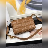 bottega veneta 爆款設計師dabiel lee的新款設計 編織時髦