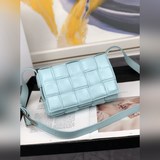 bottega veneta 爆款設計師dabiel lee的新款設計 編織時髦